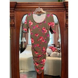 Floral maternity dress